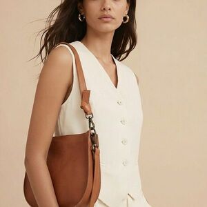 Madewell- Smooth Cognac Leather Shoulder Bag with Curved Silhouette
